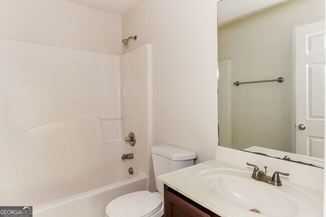 Foto del edificio - 105 Ridge Rd