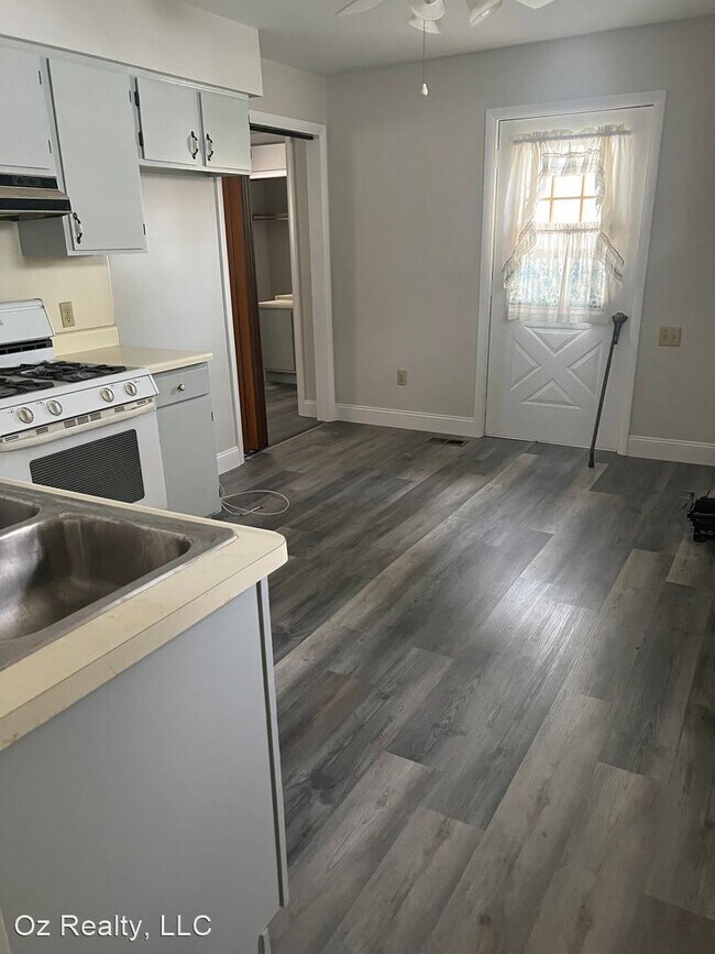 Building Photo - 3 br, 2 bath House - 447 3rd St