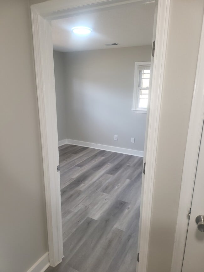 Foto del edificio - 530 N Main St