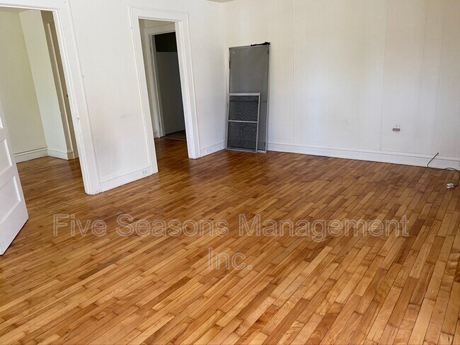 Foto del edificio - 346 Shelburne Rd