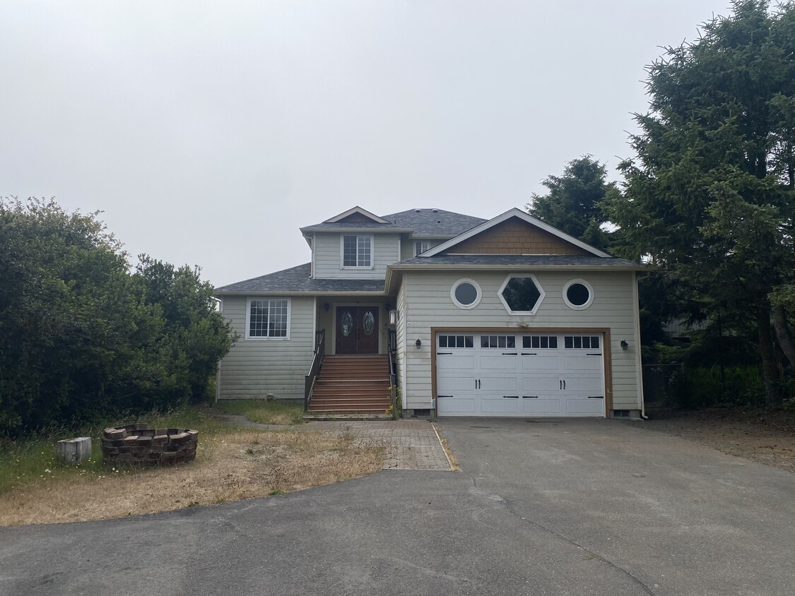 Primary Photo - 371 Sand Dune Ave NW
