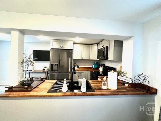 Foto del edificio - 528 E 37th St