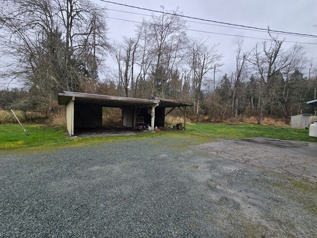 Building Photo - 3 Bedroom, 2 Bathroom House, Available Now!!!