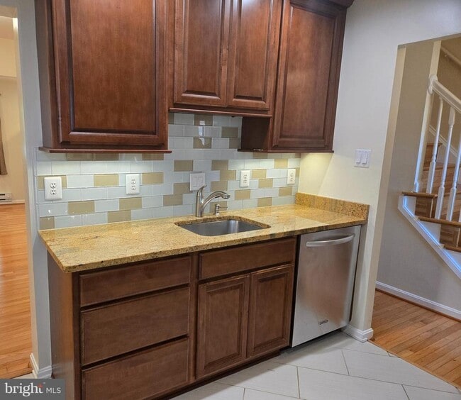 Foto del edificio - 319 Rock Spring Dr SW