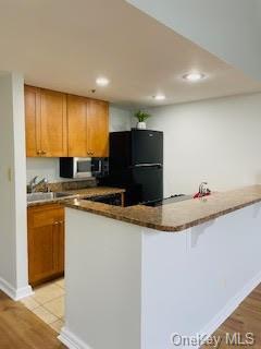 Building Photo - 4405 Villa at the Woods