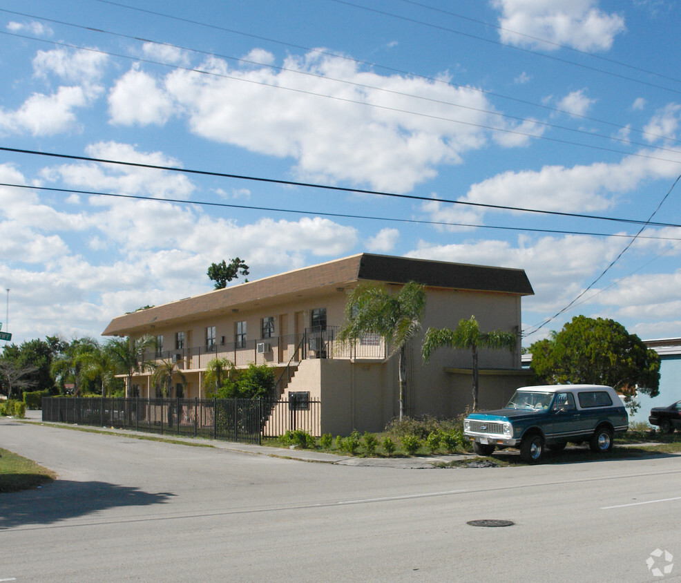 Primary Photo - 401 N Dixie Hwy