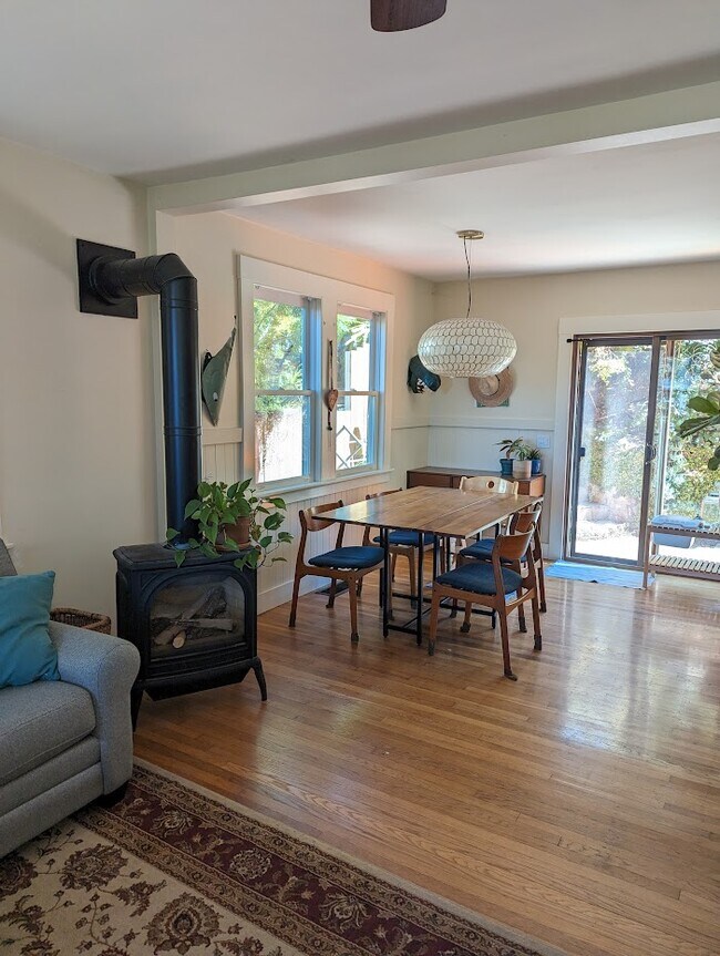 Dining room - 180 B St