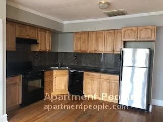 Building Photo - $1150 Forest Park 2 Bedroom