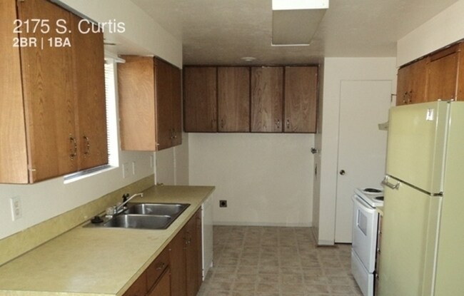 Foto del edificio - 2173-2175 S Curtis Rd