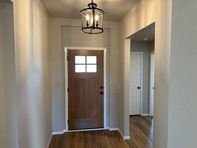 Building Photo - New 4 bedroom in Bixby Schools