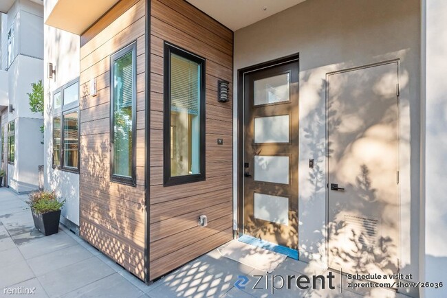 Building Photo - 2 br, 3 bath Townhome - 395 Curtner Avenue...
