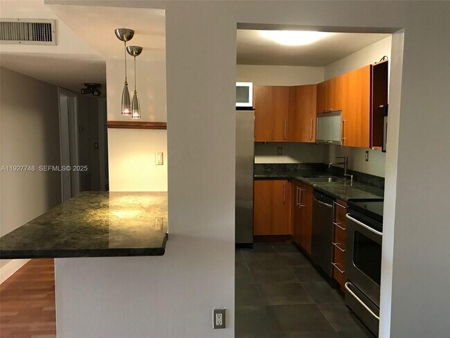 Foto del edificio - 10431 N Kendall Dr