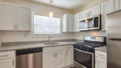 Building Photo - Millspring Commons Apartments and Townhomes