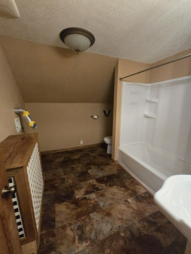 Foto del edificio - 422 W 17th Ave