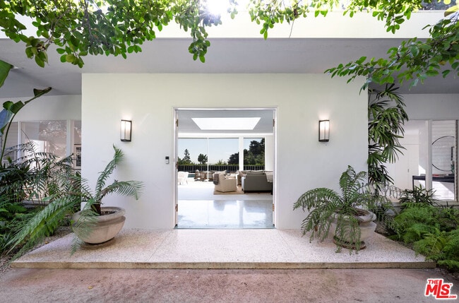 Foto del edificio - 1121 Loma Vista Dr