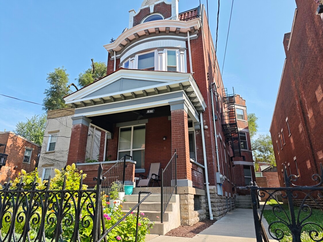 Primary Photo - 836 York St