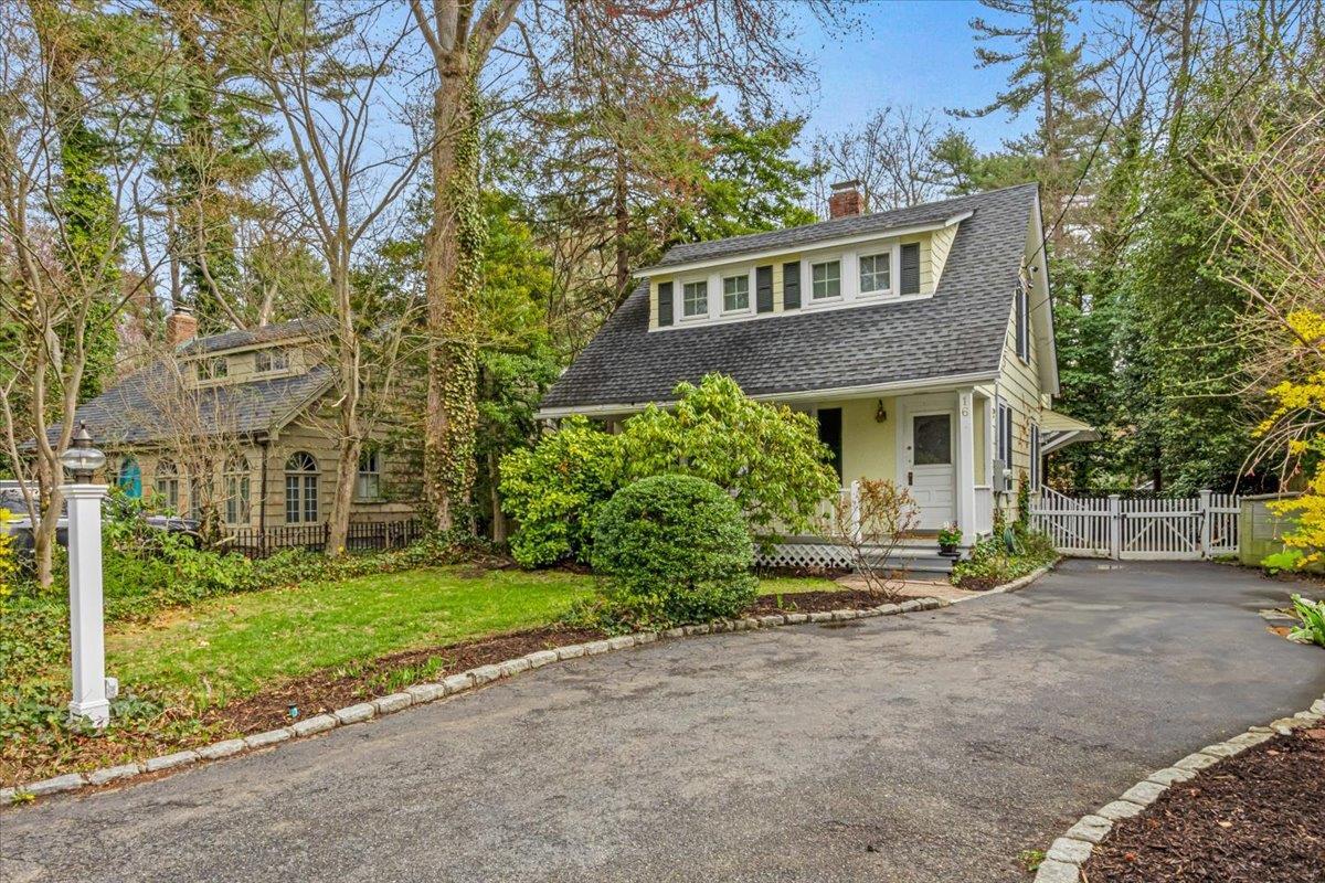 Primary Photo - 16 Egypt Ln