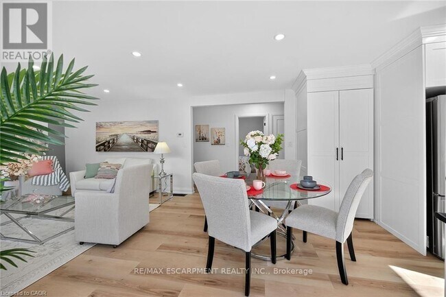 Photo du bâtiment - 175 E 45th St