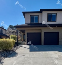 Building Photo - 180 Castle Ridge Dr