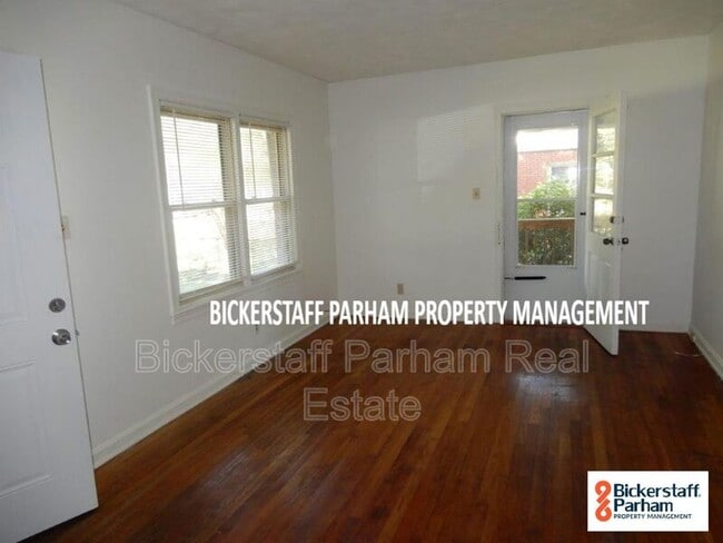 Foto del edificio - 4017 Trask Dr