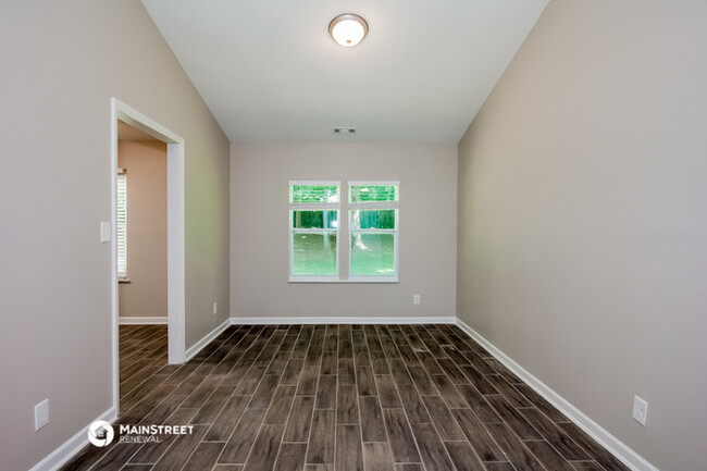 Building Photo - 6000 Running Deer Rd