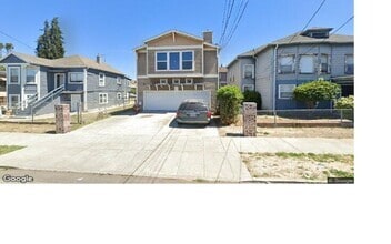 Building Photo - 2122 E 20th St
