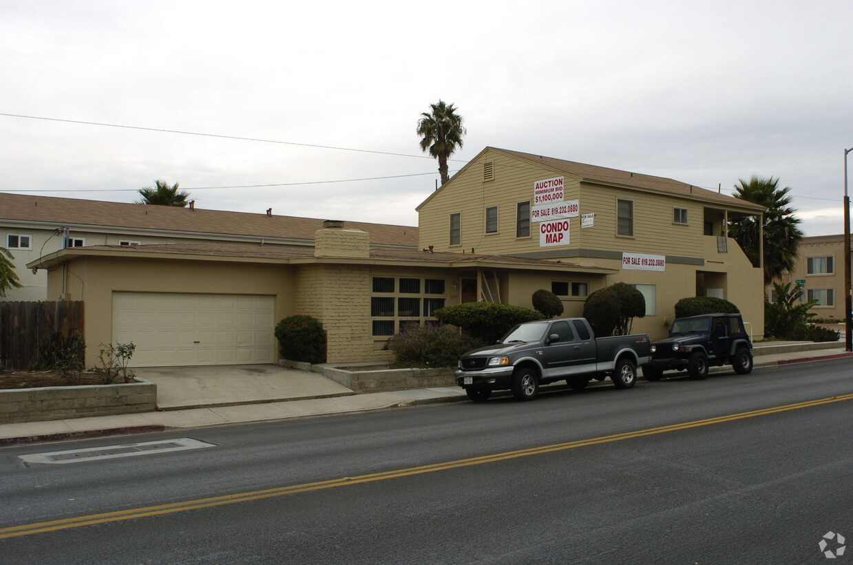 Building Photo - 5240-5244 La Jolla Mesa Dr