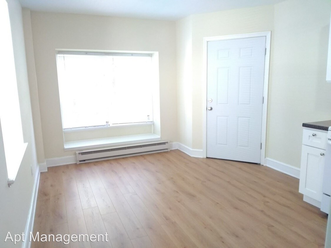 Foto principal - 244 Highland Ave