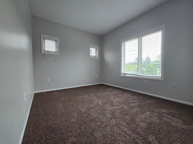 Building Photo - Chloe Park