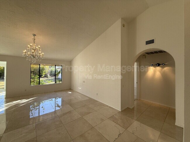 Foto del edificio - 10765 N 109th Pl