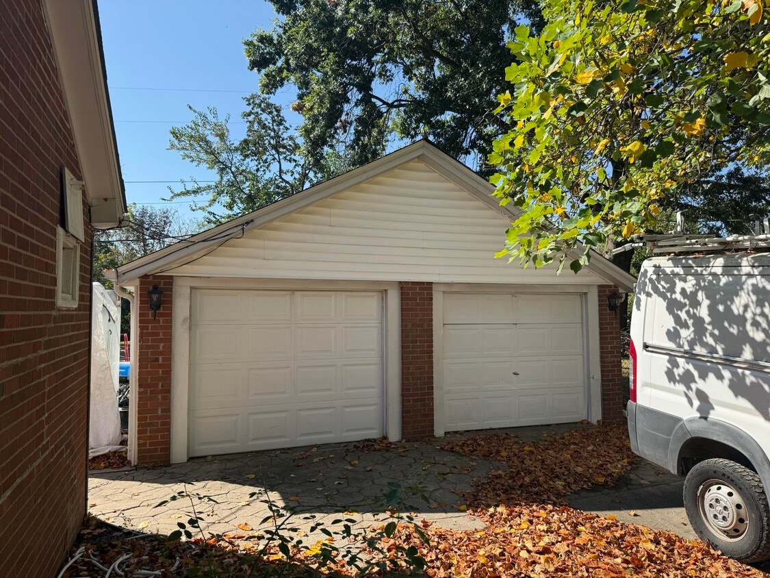 Building Photo - 2910 Mexico Gravel Rd