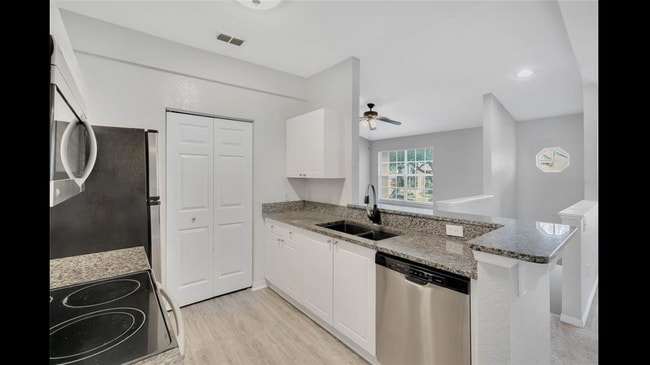 Foto del edificio - 864 Grand Regency Pointe