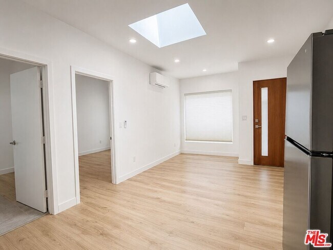Foto del edificio - 233 N Berendo St