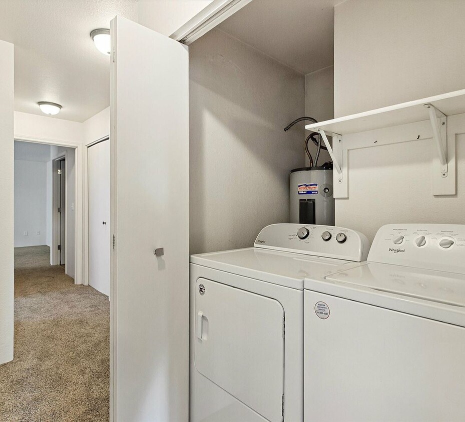 Foto principal - 646 N Ross Ln