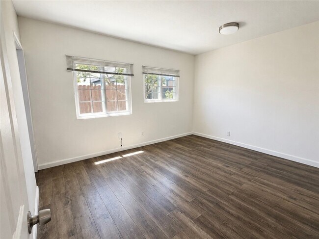Foto del edificio - 10515 Firmona Ave
