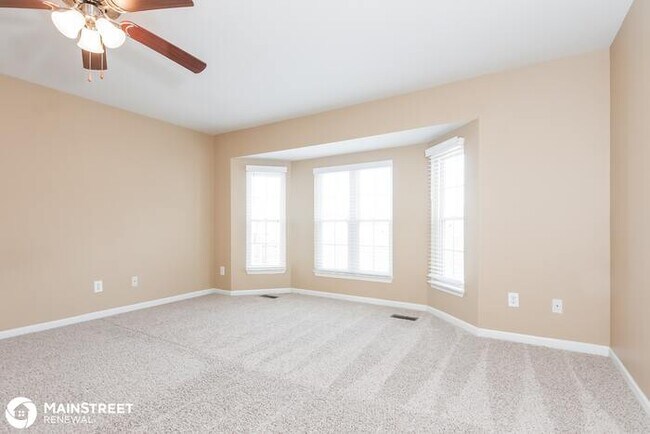Building Photo - 706 Sportsmans Ct, Warrenton, MO 63383