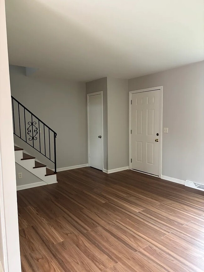 Foto del edificio - 646 Harpeth Bend Dr