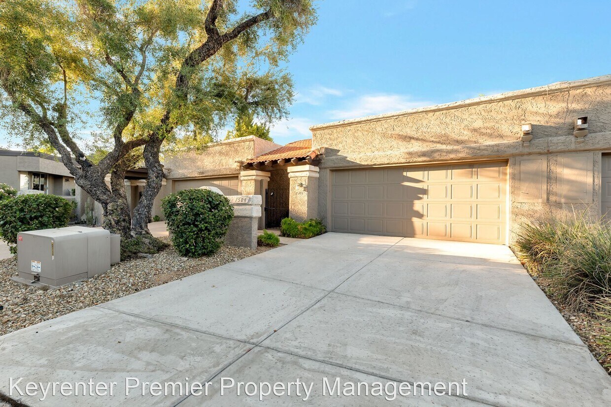 2 br, 2 bath House 7504 E Pleasant Run House Rental in Scottsdale