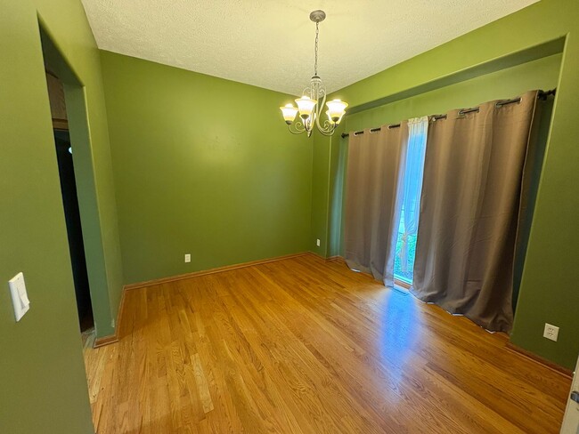 Photo - 6721 Hillcrest Ln House