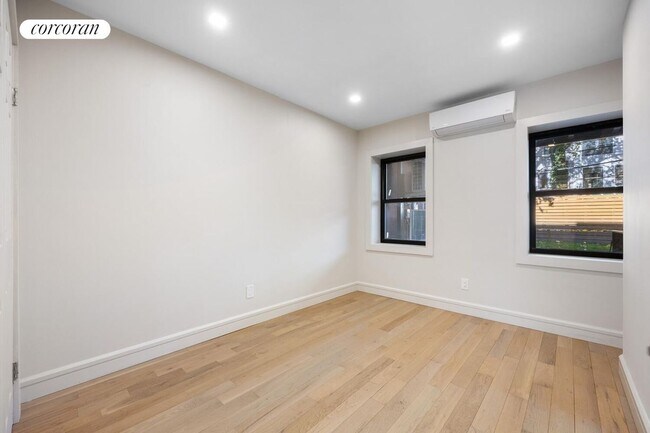 Foto del edificio - 933 Greene Ave
