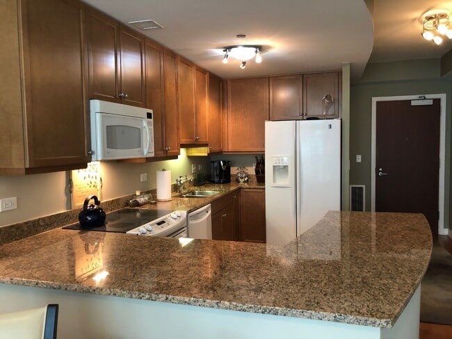 Building Photo - 130 N Garland Ct