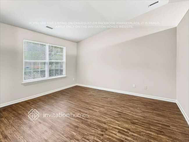Building Photo - 3940 Laurel Glen Dr