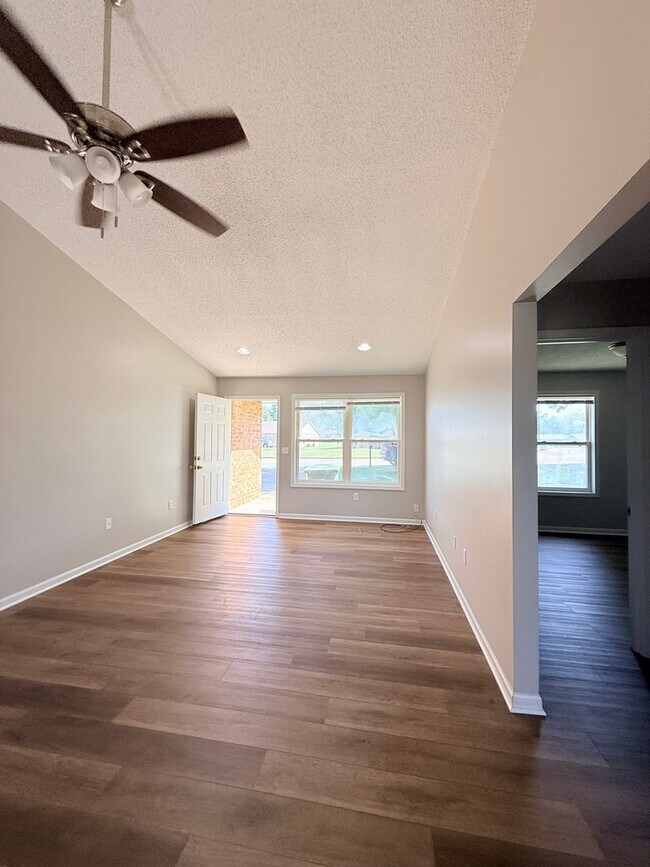 Building Photo - 1285-MF2-IO