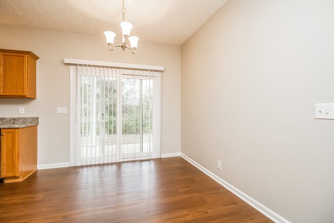 Foto del edificio - 2913 Waywood Dr