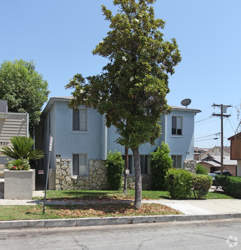 Building Photo - 516 E Cedar Ave