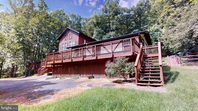 Building Photo - 104 Laurel Ln