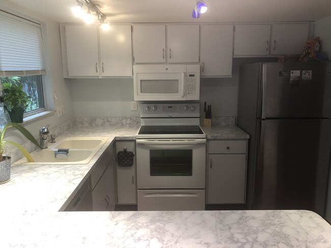 Foto del edificio - 246 Dunbarton Ct