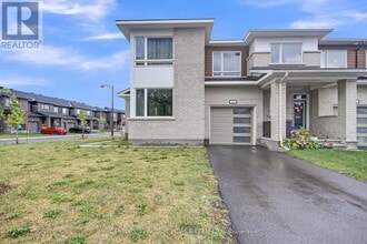 Building Photo - 254 Ormiston Cres