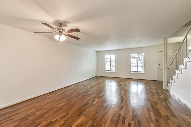 Foto del edificio - 815 S Ripple Creek Dr