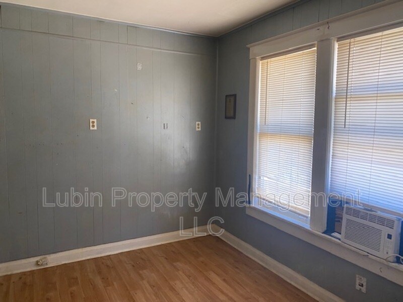 Foto del edificio - 1314 Faxon Ave